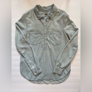 Aerie Women’s XS Long Sleeve Chambray Quarter Button Down Shirt Light Denim